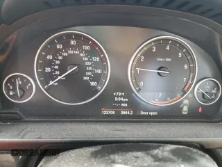 2013 BMW 5 Series 528i xDrive with VIN WBAXH5C55DD106628, listed as a Copart auction lot 49565214 with 123,709 mi miles and Salvage Title. Bid and sale history available at carsss.com. Image 9.