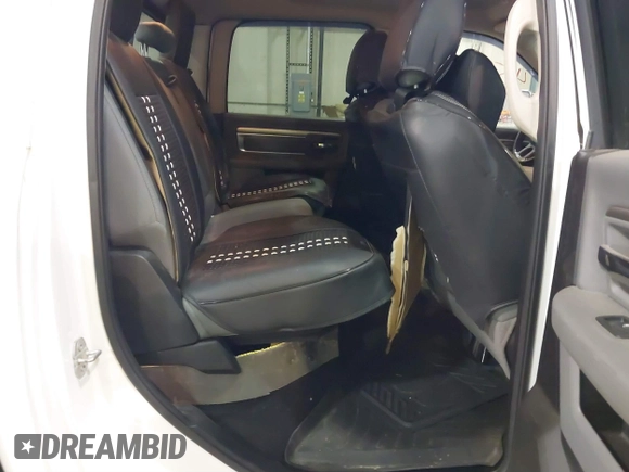 2018 Ram 2500 Big Horn with VIN 3C6UR5DL5JG126920, listed as a IAAI auction lot 41589711 with 111,213 mi miles. Bid and sale history available at carsss.com. Image 8.