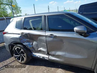 2024 Mitsubishi Outlander SE z VIN JA4J3VA82RZ011100, wystawiony jako IAAI lot #42049812 z przebiegiem 19 265 mil mil oraz . Historia ofert i sprzedaży dostępna na DreamBid. Obrazek 6.