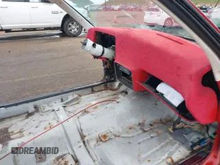 1984 Chevrolet Monte Carlo z VIN 1G1AZ37GXER150014, wystawiony jako IAAI lot #41739591 z przebiegiem Nie podano mil oraz . Historia ofert i sprzedaży dostępna na DreamBid. Obrazek 5.