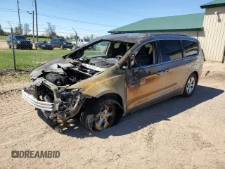 2017 Chrysler Pacifica Touring L Plus с VIN 2C4RC1EG0HR743916, выставлен на аукционе Copart как лот 54833695 с пробегом Не указан миль и Чистый • Clean title. История ставок и продаж доступна на DreamBid. Изображение 1.