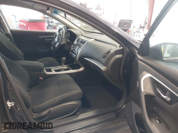 2015 Nissan Altima 2.5 z VIN 1N4AL3APXFN371273, wystawiony jako IAAI lot #42466812 z przebiegiem 150 180 mil mil oraz . Historia ofert i sprzedaży dostępna na DreamBid. Obrazek 5.