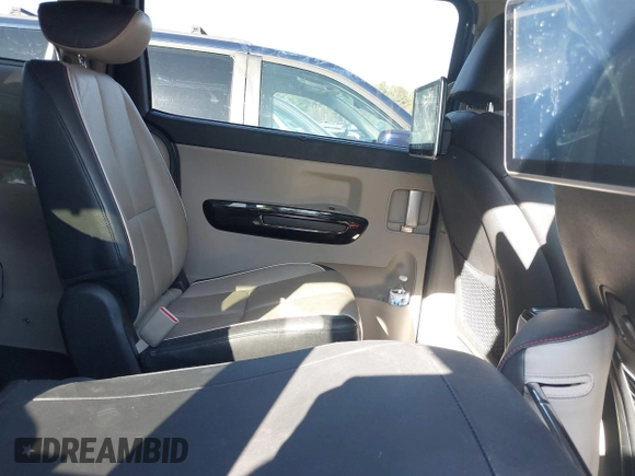 2020 Kia Sedona EX with VIN KNDMC5C19L6617750, listed as a IAAI auction lot 41772439 with 59,635 mi miles. Bid and sale history available at carsss.com. Image 8.