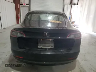 2022 Tesla Model 3 z VIN 5YJ3E1EA1NF286584, wystawiony jako Copart lot #48597405 z przebiegiem 83 340 mil mil oraz Czysty tytuł • Clean title. Historia ofert i sprzedaży dostępna na DreamBid. Obrazek 6.