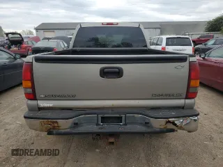 2002 Chevrolet Silverado 1500HD LT z VIN 1GCGK13U02F226620, wystawiony jako Copart lot #73842024 z przebiegiem Nie podano mil oraz Czysty tytuł • Clean title. Historia ofert i sprzedaży dostępna na DreamBid. Obrazek 6.