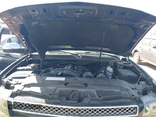 2008 Chevrolet Suburban LT w/3LT with VIN 1GNFK16328J113022, listed as a IAAI auction lot 41769498 with 160,487 mi miles. Bid and sale history available at carsss.com. Image 10.
