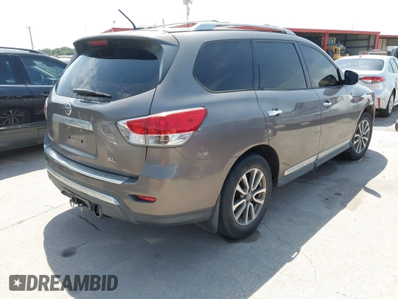 2014 Nissan Pathfinder Platinum z VIN 5N1AR2MN9EC622321, wystawiony jako IAAI lot #42697399 z przebiegiem 180 407 mil mil oraz . Historia ofert i sprzedaży dostępna na DreamBid. Obrazek 4.