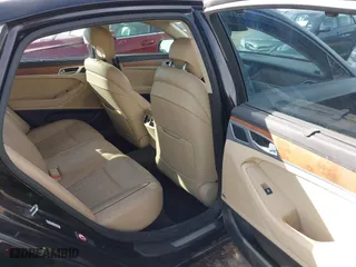 2015 Hyundai Genesis 5.0L with VIN KMHGN4JF5FU027850, listed as a IAAI auction lot 41634248 with 122,999 mi miles. Bid and sale history available at carsss.com. Image 8.