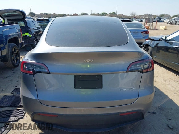2024 Tesla Model Y Long Range with VIN 7SAYGDEE5RA290907, listed as a IAAI auction lot 41705170 with 4,099 mi miles. Bid and sale history available at carsss.com. Image 16.