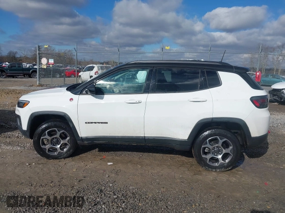 2022 Jeep Compass Trailhawk z VIN 3C4NJDDB7NT226018, wystawiony jako IAAI lot #40929794 z przebiegiem 25 702 mil mil oraz . Historia ofert i sprzedaży dostępna na DreamBid. Obrazek 14.