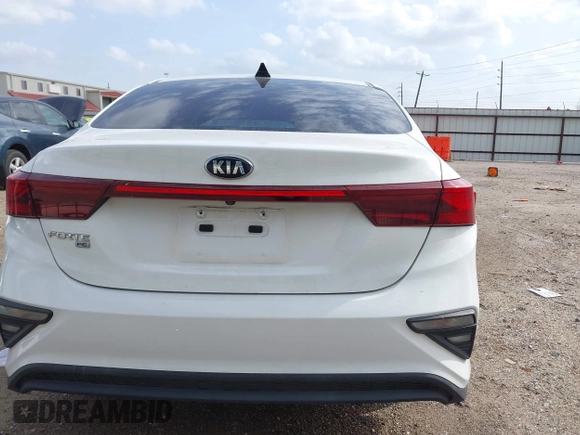 2021 Kia Forte LXS with VIN 3KPF24AD8ME300461, listed as a IAAI auction lot 41731952 with 86,794 mi miles. Bid and sale history available at carsss.com. Image 17.