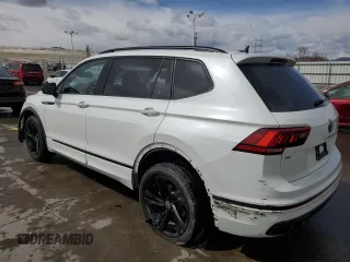 2023 Volkswagen Tiguan SE R-Line Black z VIN 3VV8B7AX8PM091870, wystawiony jako Copart lot #49150015 z przebiegiem 21 440 mil mil oraz Szkoda całkowita • Salvage title. Historia ofert i sprzedaży dostępna na DreamBid. Obrazek 2.