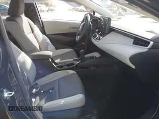 2025 Toyota Corolla LE z VIN 5YFB4MDEXSP261655, wystawiony jako IAAI lot #41429161 z przebiegiem 9 872 mil mil oraz . Historia ofert i sprzedaży dostępna na DreamBid. Obrazek 5.