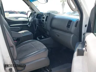 2013 Nissan NV S z VIN 1N6BF0KL0DN110163, wystawiony jako IAAI lot #42244509 z przebiegiem 135 419 mil mil oraz . Historia ofert i sprzedaży dostępna na DreamBid. Obrazek 5.