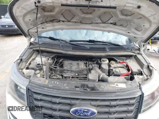 2017 Ford Police Interceptor Utility z VIN 1FM5K8AR9HGB92870, wystawiony jako IAAI lot #41998262 z przebiegiem 131 343 mil mil oraz . Historia ofert i sprzedaży dostępna na DreamBid. Obrazek 10.