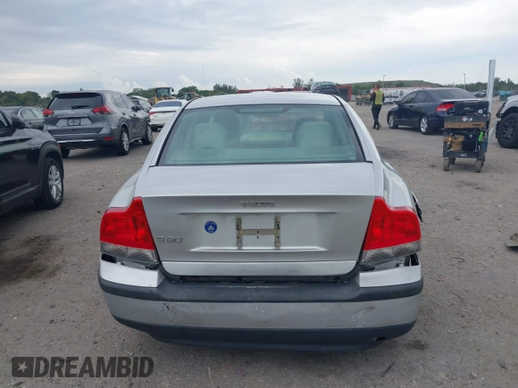 2004 Volvo S60 с VIN YV1RS61T842410353, выставлен на аукционе IAAI как лот 41880811 с пробегом 94 697 миль миль и . История ставок и продаж доступна на DreamBid. Изображение 16.