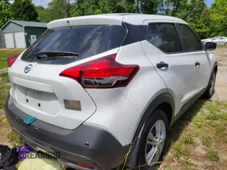 2020 Nissan Kicks S with VIN 3N1CP5BV9LL487319, listed as a IAAI auction lot 42208709 with 70,582 mi miles and . Bid and sale history available at DreamBid. Image 4.