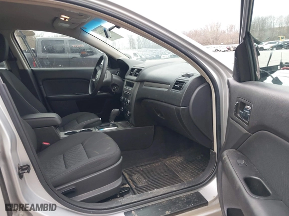 2010 Ford Fusion SE with VIN 3FAHP0HA7AR238091, listed as a IAAI auction lot 41847624 with 157,381 mi miles. Bid and sale history available at carsss.com. Image 5.