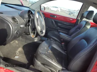 2010 Volkswagen New Beetle Coupe with VIN 3VWPG3AG9AM011291, listed as a Copart auction lot 42550185 with 105,433 mi miles and Salvage Title. Bid and sale history available at carsss.com. Image 7.