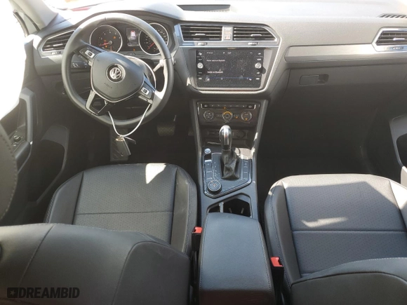 2020 Volkswagen Tiguan SE with VIN 3VV2B7AX5LM111699, listed as a Copart auction lot 70121394 with 32,217 mi miles and Salvage Title. Bid and sale history available at carsss.com. Image 8.