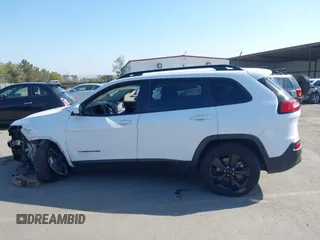 2018 Jeep Cherokee Latitude z VIN 1C4PJMCB7JD602016, wystawiony jako IAAI lot #42153460 z przebiegiem 97 757 mil mil oraz . Historia ofert i sprzedaży dostępna na DreamBid. Obrazek 13.