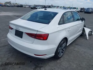 2019 Audi A3 Premium z VIN WAUAUGFF3KA100939, wystawiony jako IAAI lot #42256576 z przebiegiem 52 679 mil mil oraz . Historia ofert i sprzedaży dostępna na DreamBid. Obrazek 4.
