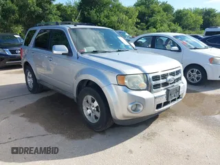 2010 Ford Escape Limited с VIN 1FMCU9EGXAKC13700, выставлен на аукционе IAAI как лот 42452729 с пробегом 181 270 миль миль и . История ставок и продаж доступна на DreamBid. Изображение 1.