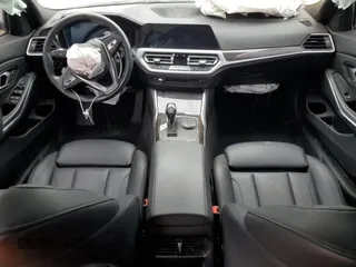 2020 BMW 3 Series 330i z VIN WBA5R1C05LFH39573, wystawiony jako Copart lot #54557935 z przebiegiem Nie podano mil oraz Szkoda całkowita • Salvage title. Historia ofert i sprzedaży dostępna na DreamBid. Obrazek 8.