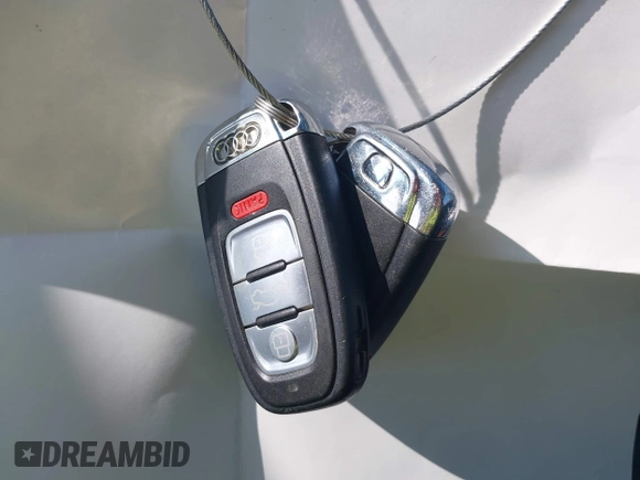 2010 Audi Q5 z VIN WA1LKBFP3AA061212, wystawiony jako IAAI lot #42307742 z przebiegiem 179 897 mil mil oraz . Historia ofert i sprzedaży dostępna na DreamBid. Obrazek 11.