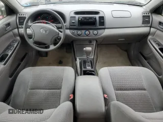 2005 Toyota Camry STD z VIN 4T1BE32K95U580581, wystawiony jako Copart lot #58212165 z przebiegiem 124 350 mil mil oraz Czysty tytuł • Clean title. Historia ofert i sprzedaży dostępna na DreamBid. Obrazek 8.