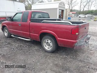 2001 GMC Sonoma SLS 1SG z VIN 1GTCS19W118232579, wystawiony jako IAAI lot #41877259 z przebiegiem 199 781 mil mil oraz . Historia ofert i sprzedaży dostępna na DreamBid. Obrazek 3.
