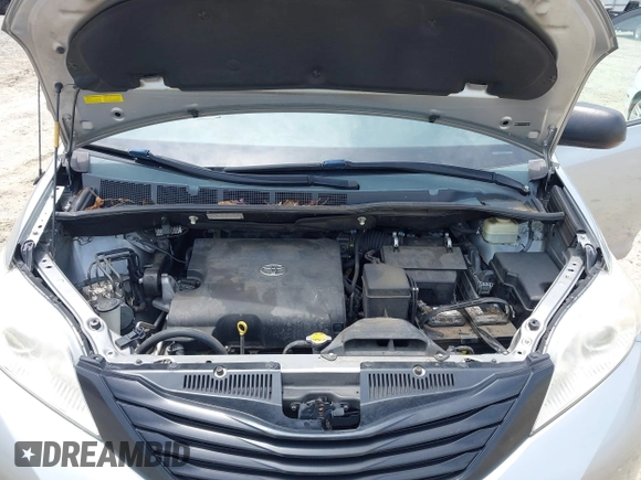 2014 Toyota Sienna L z VIN 5TDZK3DC5ES524062, wystawiony jako IAAI lot #42601245 z przebiegiem 130 892 mil mil oraz . Historia ofert i sprzedaży dostępna na DreamBid. Obrazek 10.