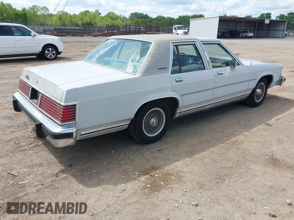 1986 Mercury Grand Marquis z VIN 2MEBP95F2GX642882, wystawiony jako IAAI lot #42227433 z przebiegiem 57 041 mil mil oraz . Historia ofert i sprzedaży dostępna na DreamBid. Obrazek 4.