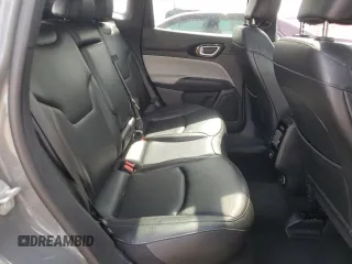 2023 Jeep Compass (RED) Edition z VIN 3C4NJDCN8PT572187, wystawiony jako Copart lot #56355855 z przebiegiem 38 506 mil mil oraz Nie do naprawy • Non repairable. Historia ofert i sprzedaży dostępna na DreamBid. Obrazek 11.