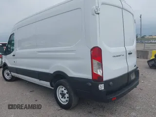 2019 Ford Transit z VIN 1FTYE2CMXKKB67987, wystawiony jako IAAI lot #42314124 z przebiegiem 46 021 mil mil oraz . Historia ofert i sprzedaży dostępna na DreamBid. Obrazek 3.