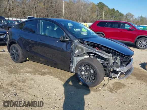 2024 Tesla Model Y Long Range with VIN 7SAYGDEE8RA293641, listed as a IAAI auction lot 41891018 with 7,341 mi miles and . Bid and sale history available at DreamBid. Image 1.