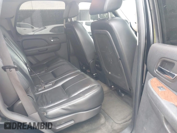 2008 GMC Yukon SLT 4SB z VIN 1GKFK13018J146391, wystawiony jako IAAI lot #42102852 z przebiegiem 305 880 mil mil oraz . Historia ofert i sprzedaży dostępna na DreamBid. Obrazek 8.