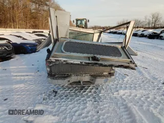 2000 Nissan Frontier XE z VIN 1N6DD21S5YC399092, wystawiony jako Copart lot #89199395 z przebiegiem 170 742 mil mil oraz Czysty tytuł • Clean title. Historia ofert i sprzedaży dostępna na DreamBid. Obrazek 6.