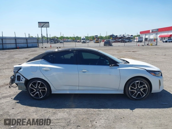 2024 Nissan Sentra SR with VIN 3N1AB8DV7RY361640, listed as a IAAI auction lot 42032715 with 9,494 mi miles and . Bid and sale history available at DreamBid. Image 14.