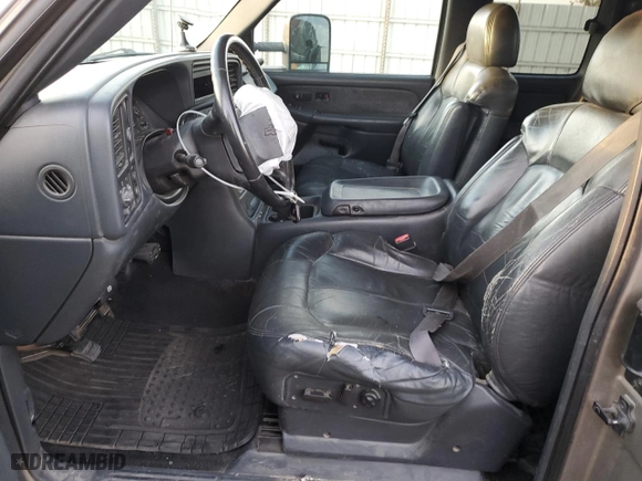 2002 Chevrolet Silverado 1500 LT with VIN 2GCEC19T321425882, listed as a Copart auction lot 81347164 with 189,162 mi miles and Salvage Title. Bid and sale history available at carsss.com. Image 7.