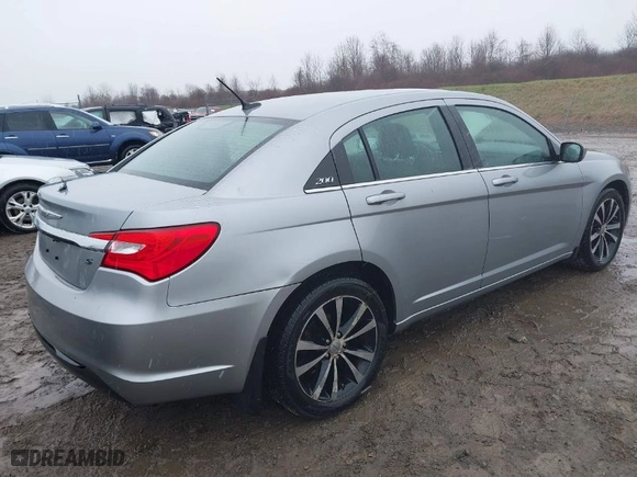 2014 Chrysler 200 Touring with VIN 1C3CCBBG8EN118242, listed as a IAAI auction lot 42007799 with 75,980 mi miles. Bid and sale history available at carsss.com. Image 4.