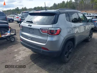 2020 Jeep Compass Latitude with VIN 3C4NJDBB1LT127856, listed as a IAAI auction lot 41867905 with 90,468 mi miles. Bid and sale history available at carsss.com. Image 4.