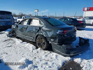 2017 Volkswagen Passat R-Line w/Comfort Pkg with VIN 1VWDT7A34HC061000, listed as a IAAI auction lot 41284332 with 1 mi miles. Bid and sale history available at carsss.com. Image 3.