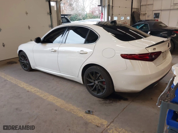 2017 Alfa Romeo Giulia with VIN ZARFAEDN1H7552738, listed as a IAAI auction lot 41529238 with 107,421 mi miles. Bid and sale history available at carsss.com. Image 3.
