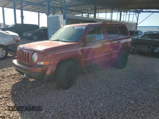 2015 Jeep Patriot Altitude z VIN 1C4NJRBB0FD417674, wystawiony jako Copart lot #50935555 z przebiegiem 162 560 mil mil oraz Szkody całkowita. Historia ofert i sprzedaży dostępna na DreamBid. Obrazek 1.