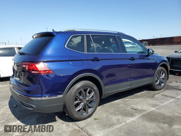 2022 Volkswagen Tiguan SE with VIN 3VV3B7AX2NM066793, listed as a Copart auction lot 63607975 with 10,101 mi miles and Salvage title. Bid and sale history available at DreamBid. Image 3.