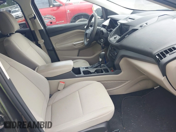 2017 Ford Escape SE with VIN 1FMCU0GD6HUA45583, listed as a IAAI auction lot 42070398 with 222,735 mi miles. Bid and sale history available at carsss.com. Image 5.