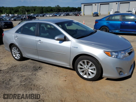 2012 Toyota Camry XLE z VIN 4T1BD1FK6CU010214, wystawiony jako Copart lot #57690544 z przebiegiem 77 943 mil mil oraz Szkoda całkowita • Salvage title. Historia ofert i sprzedaży dostępna na DreamBid. Obrazek 4.
