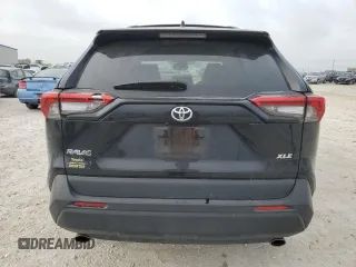 2021 Toyota RAV4 XLE with VIN 2T3W1RFV9MC164185, listed as a Copart auction lot 50554424 with 44,294 mi miles and Clean Title. Bid and sale history available at carsss.com. Image 6.