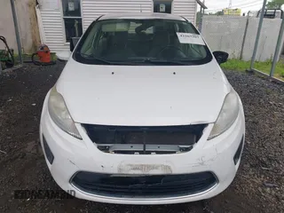 2011 Ford Fiesta SE z VIN 3FADP4BJ5BM207676, wystawiony jako IAAI lot #42263307 z przebiegiem 139 929 mil mil oraz . Historia ofert i sprzedaży dostępna na DreamBid. Obrazek 12.